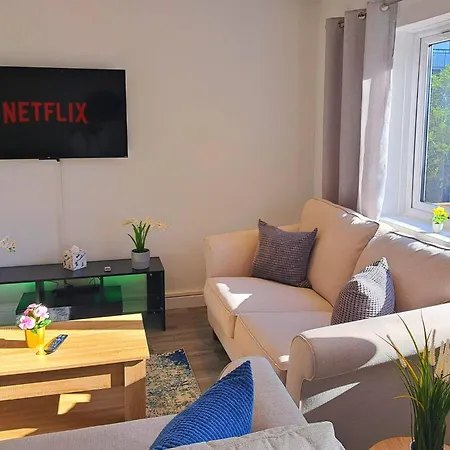 Cozy, Charming 3-Bedroom Home In Chester- Free Parking- Sleeps Up To 6 Exterior photo