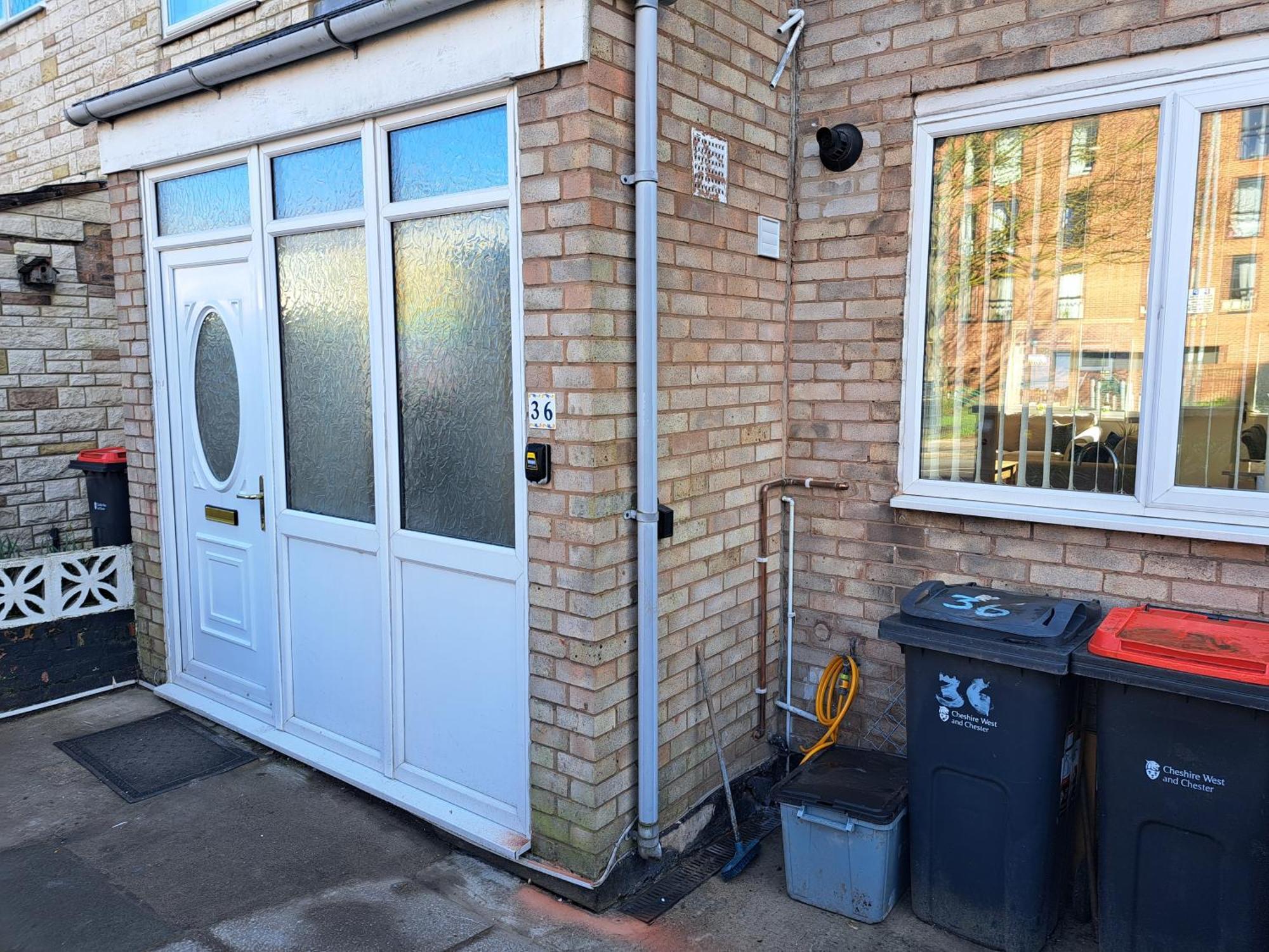 Cozy, Charming 3-bedroom In Chester- Free Parking- Sleeps Up To 6 * Chester